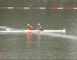 中国队夺得杭州亚运会赛艇女子双人单桨无舵手金牌