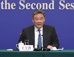 商务部部长王文涛：2024年要重点推动消费品以旧换新、提振服务消费