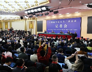 王毅：美方打压中国的手段不断花样翻新，单边制裁的清单不断延长