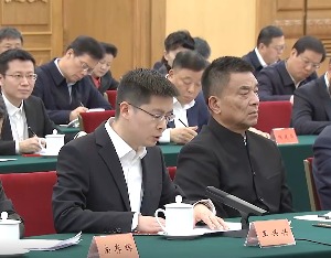 恒力石化实控人陈建华参加民营企业座谈会