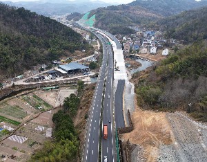 浙江甬台温改扩建项目老桥拆除进展顺利