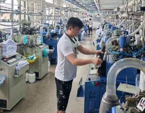 中美互降关税后，“一天收了4个新订单，本周要发8个集装箱”