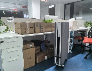 还原哪吒员工讨薪8小时：总部借搬迁强制辞退数百人