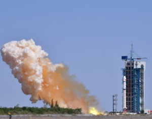 我国首颗地球物理场探测业务卫星“张衡一号”02星成功发射