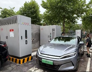 实测“闪充5分钟续航400KM”：揭秘汉L、唐L“油电同速”黑科技