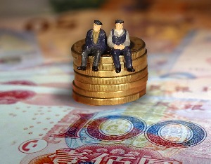 @退休人员 基本养老金上调2% 