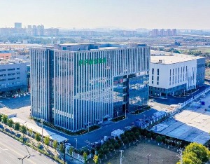 2025年上半年宝丽迪主业稳健增长，新材料布局加速