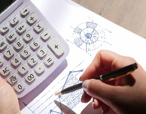 光启技术上半年净利润同比增长6.75%，年内签下超7亿超材料产品订单
